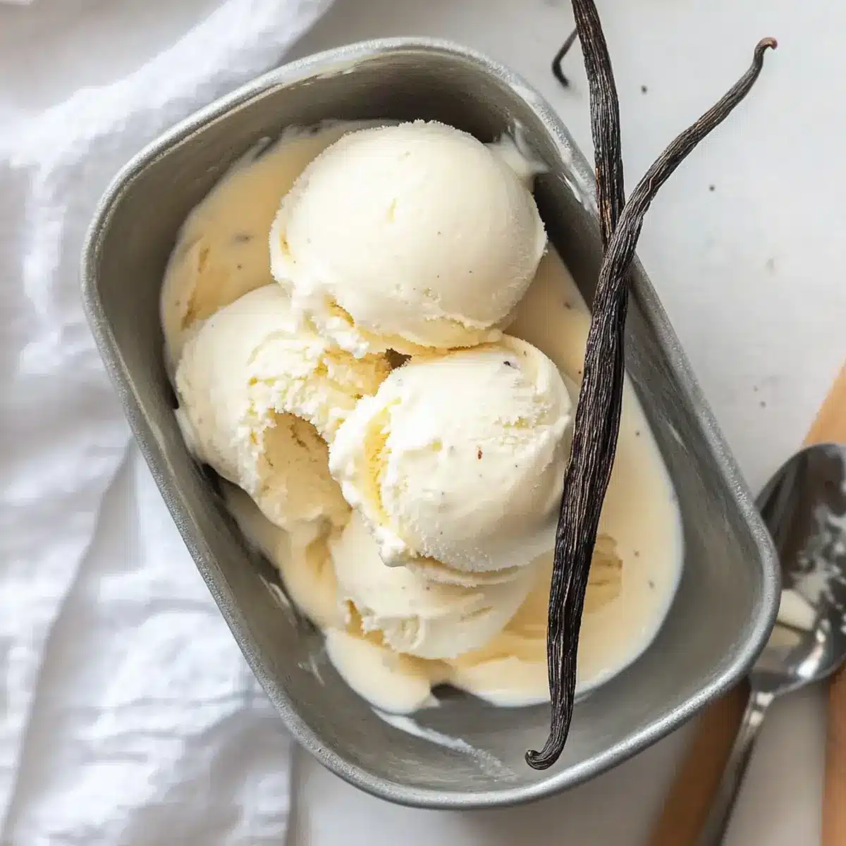 Vanilleeis selbst machen mit Eismaschine